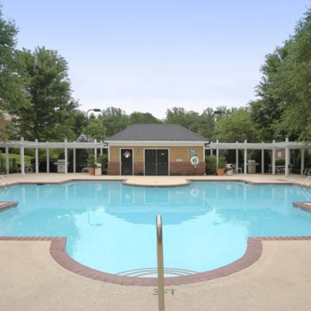 Estates at Legends pool