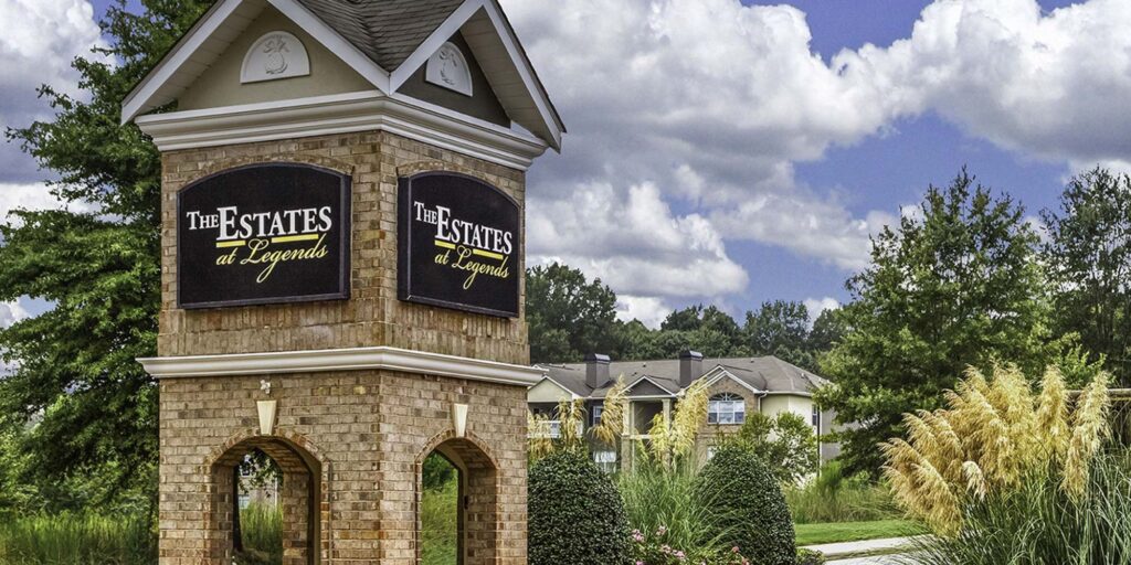 the estates at legends