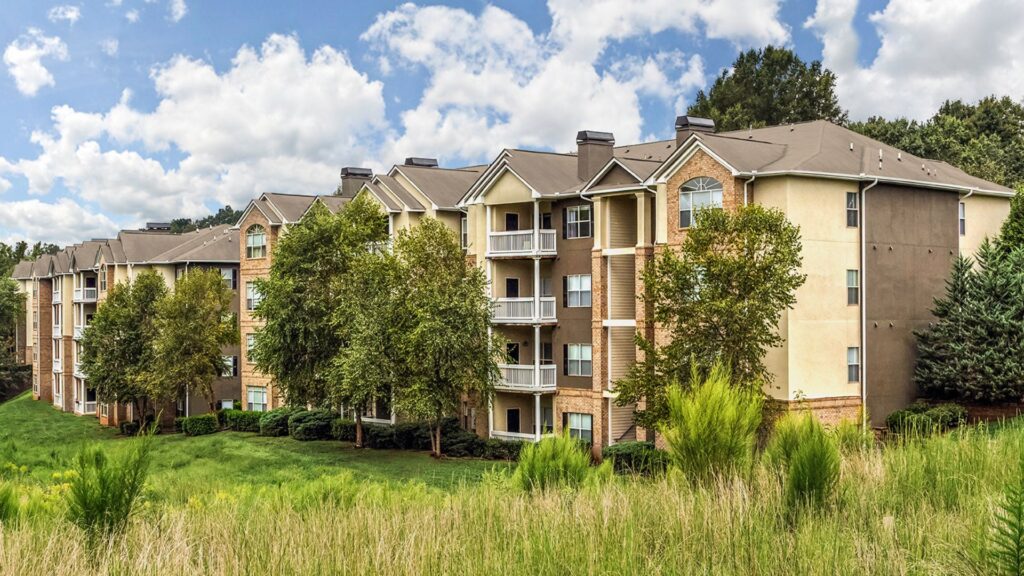 outside view of apartment complex
